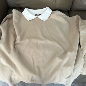 Brandy Melville oversized relax fit crew neck with white collar